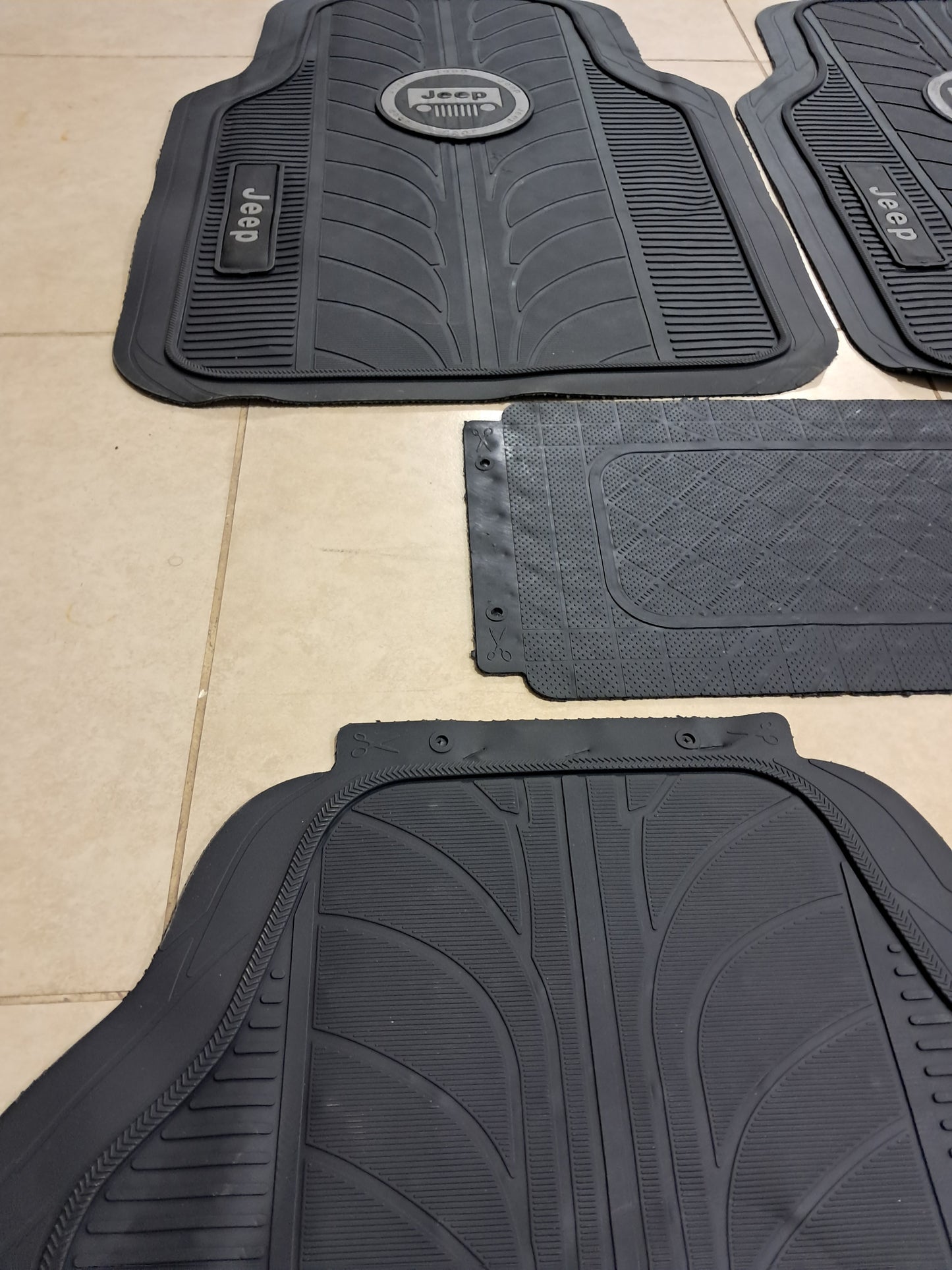 Jeep Premium Line Rubber Mats – Waterproof Anti-Slip 5 Piece Set