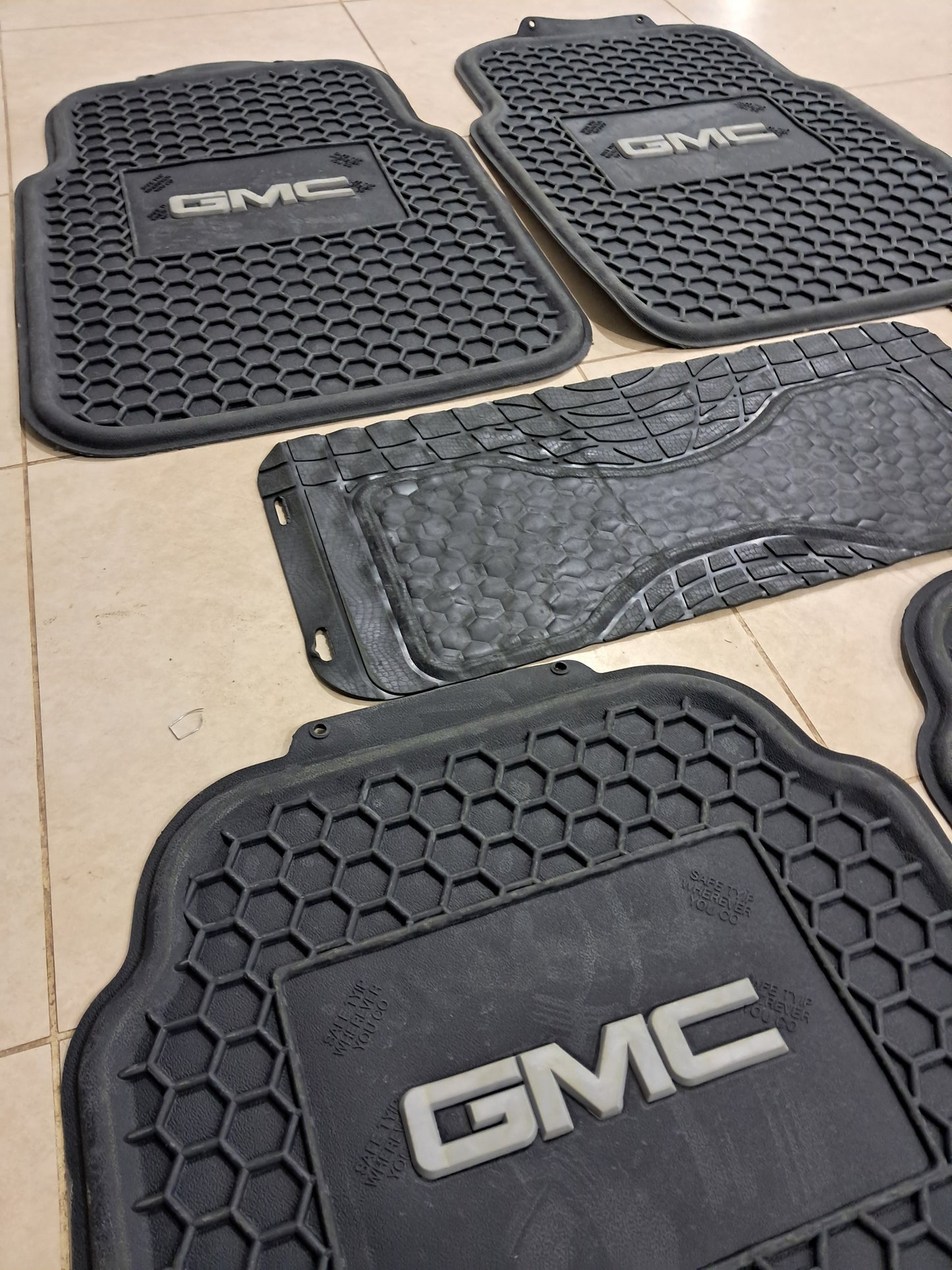 GMC Honeycomb Rubber Floor Mats – Heavy Duty Universal 5PCS Set
