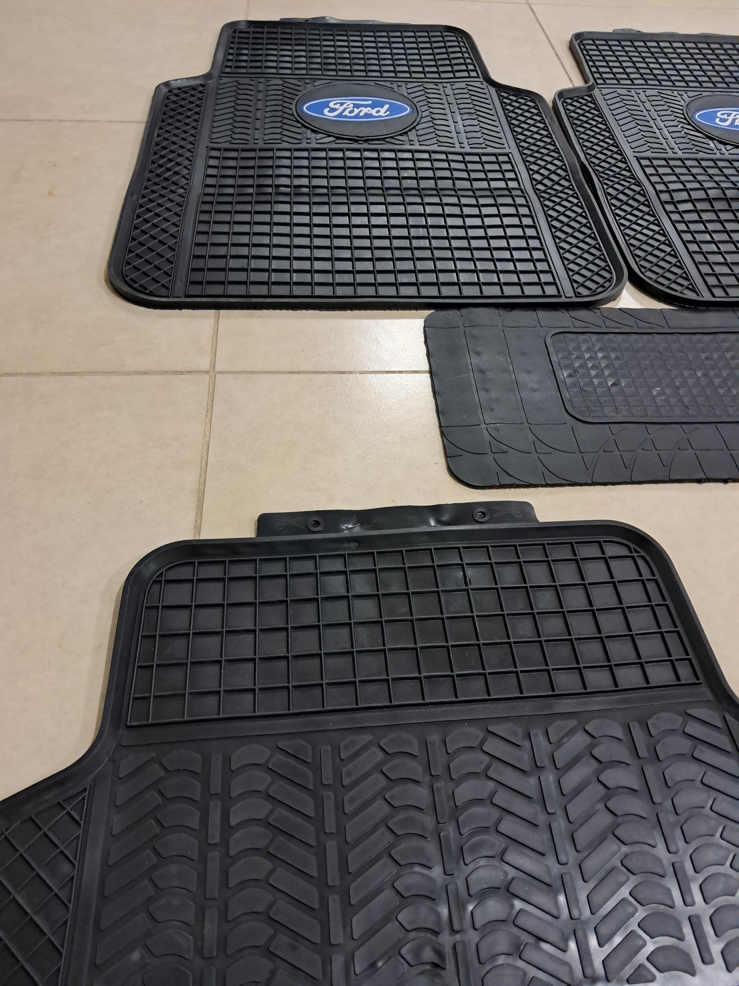 Ford Heavy Duty Rubber Floor Mats – Universal 5PCS Set