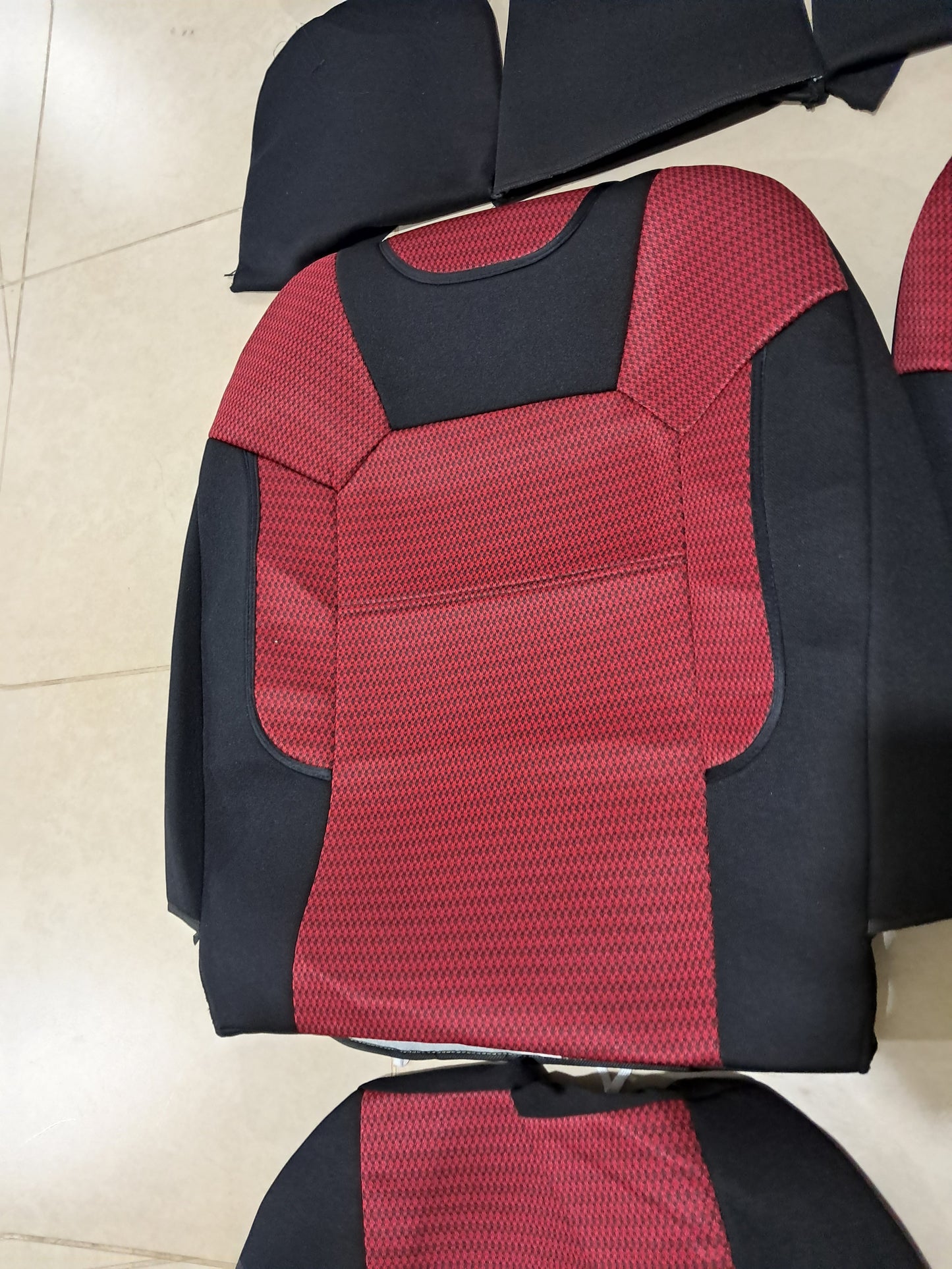 Sport Style Car Seat Covers – Red & Black Cushioned Fabric Set for All Cars