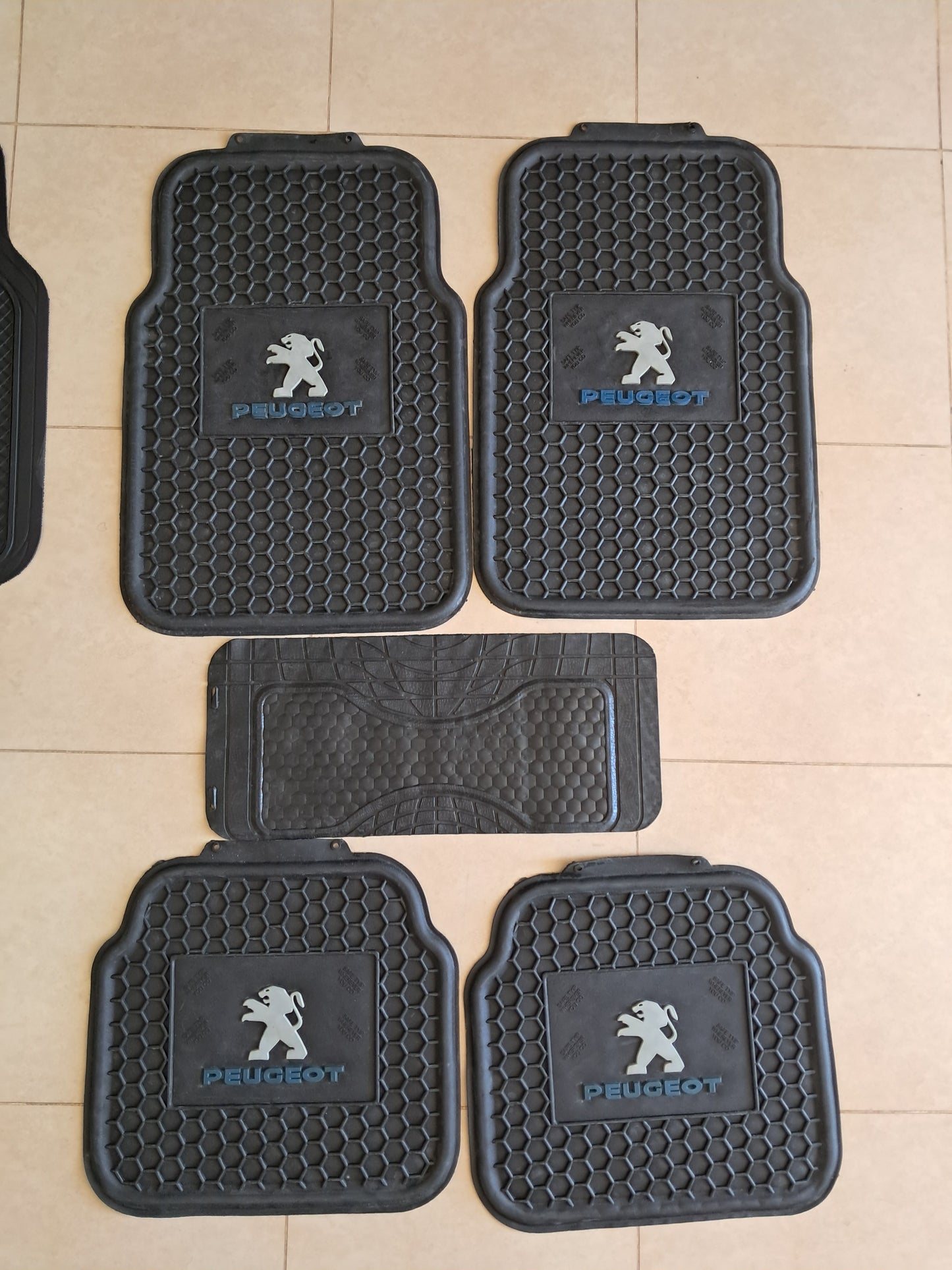 Peugeot Honeycomb Rubber Floor Mats – Heavy Duty Universal 5PCS Set