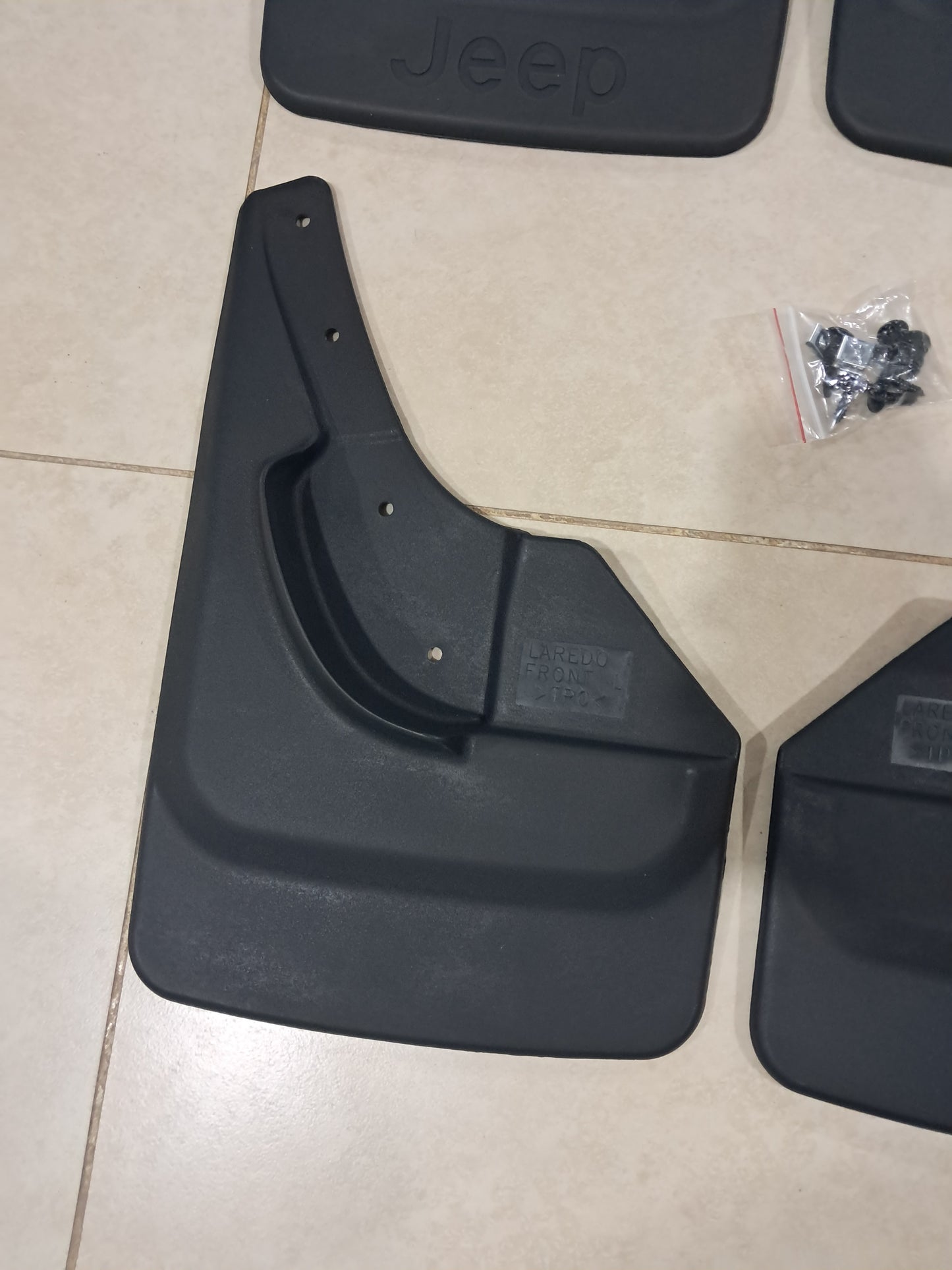 Jeep Grand Cherokee 1994–2004 Original Mud Flaps Set (OEM Style) with Jeep Logo – Full Protection