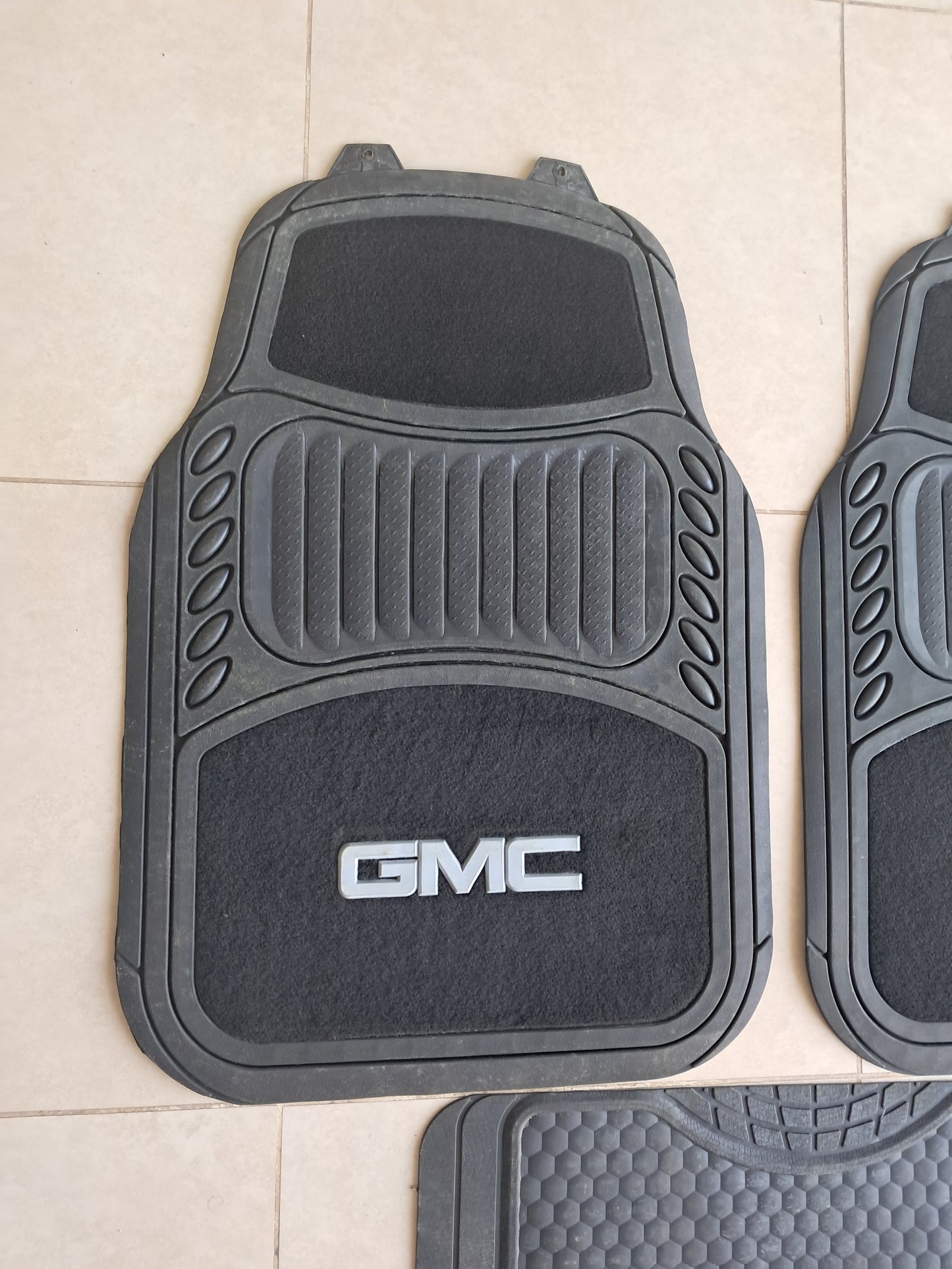 GMC Black Luxury Carpet & Rubber Floor Mats – Premium 5PCS Universal Set