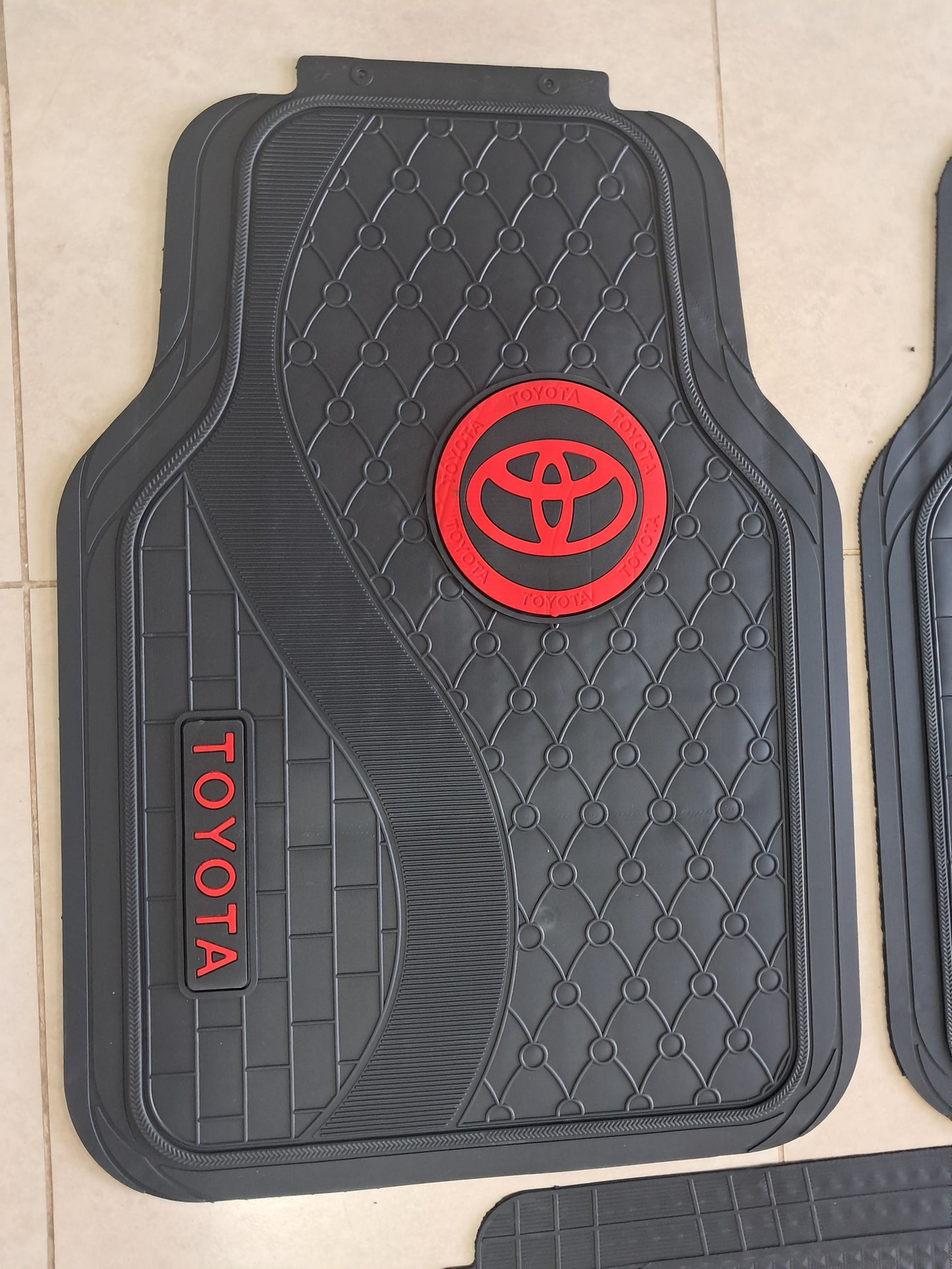 Toyota Red Logo 3D Luxury Rubber Floor Mats – Universal 5PCS Set
