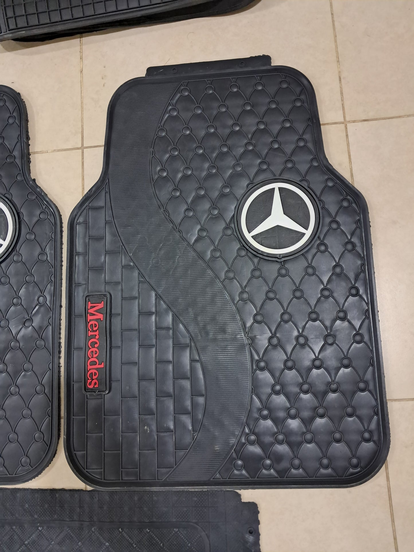 Mercedes 3D Luxury Rubber Floor Mats – Universal 5PCS Set