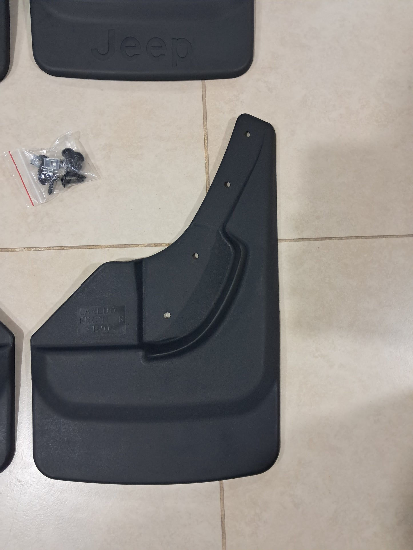 Jeep Grand Cherokee 1994–2004 Original Mud Flaps Set (OEM Style) with Jeep Logo – Full Protection