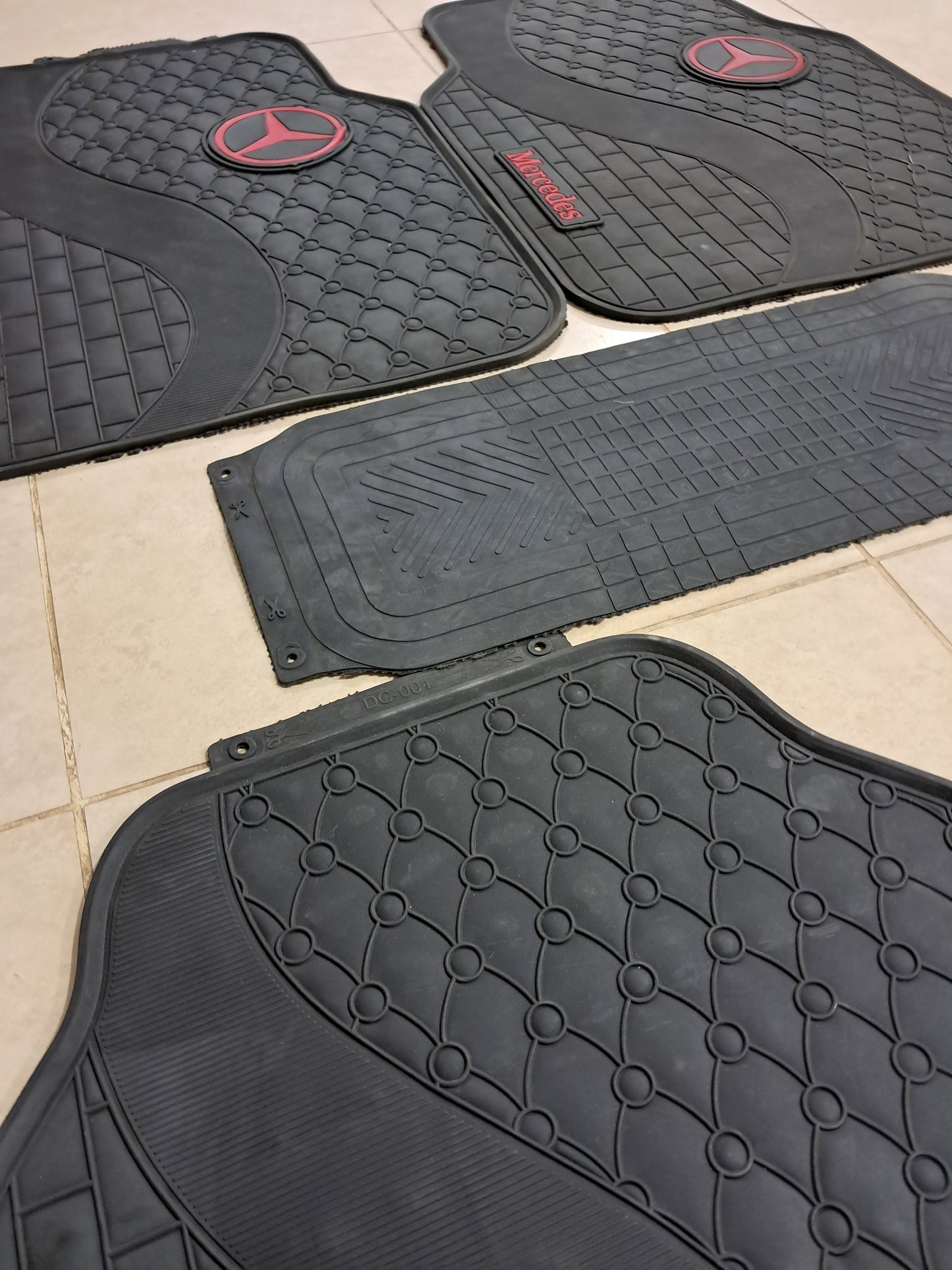 Mercedes Red Logo 5 Pcs Premium Diamond Pattern Car Floor Mats – Luxury Rubber Set