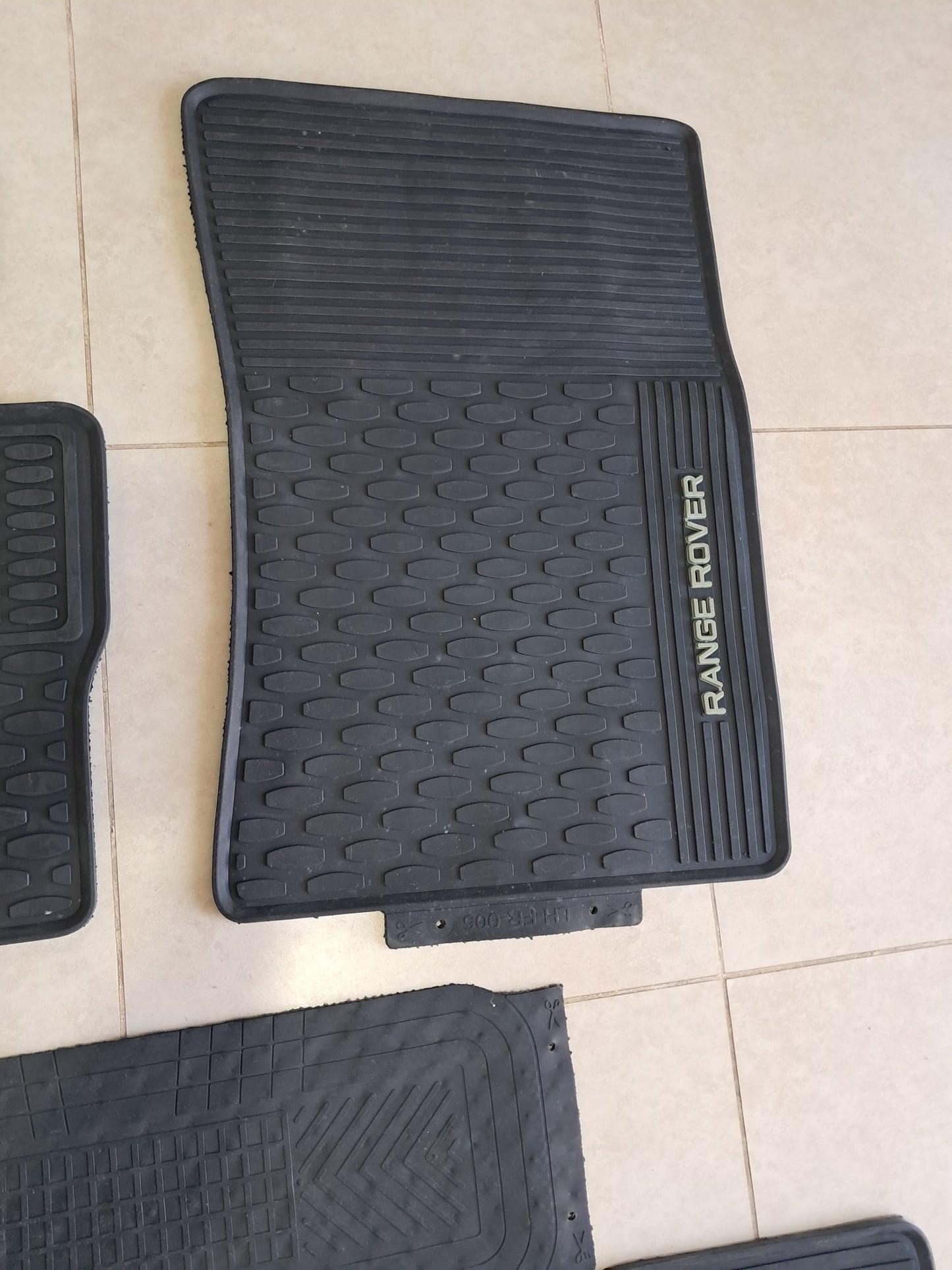 Range Rover Vogue 2002–2012 Original Rubber Floor Mats Set (L322) – Full Set