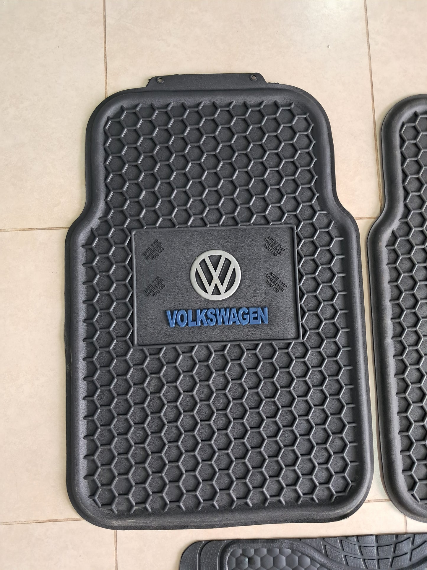 Volkswagen Honeycomb Rubber Floor Mats – Heavy Duty Universal 5PCS Set