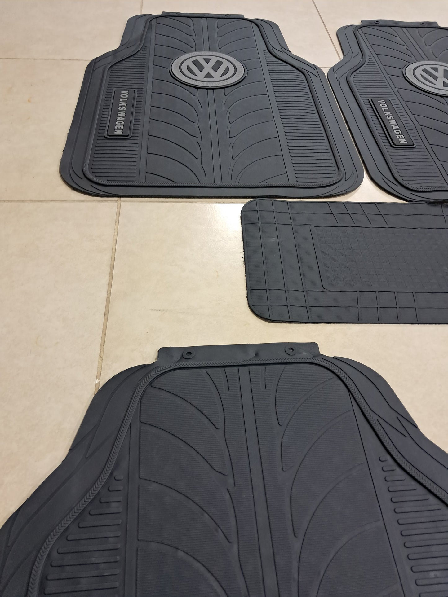 Volkswagen Premium Line Rubber Mats – Waterproof Anti-Slip 5 Piece Set