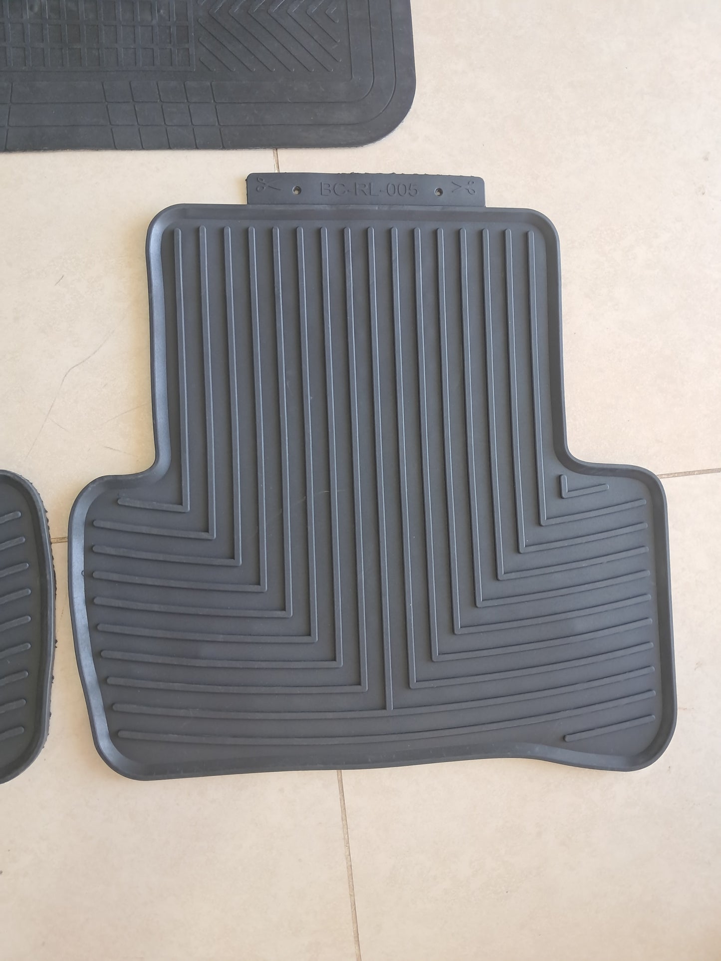 Mercedes C-Class W204 2007–2014 Rubber Floor Mats – Custom Fit Anti-Slip All-Weather (5 PCS)