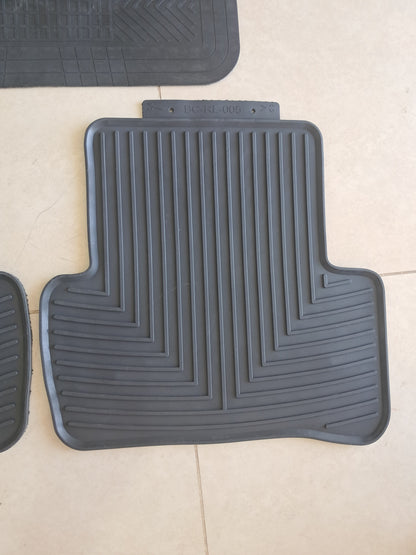 Mercedes C-Class W204 2007–2014 Rubber Floor Mats – Custom Fit Anti-Slip All-Weather (5 PCS)