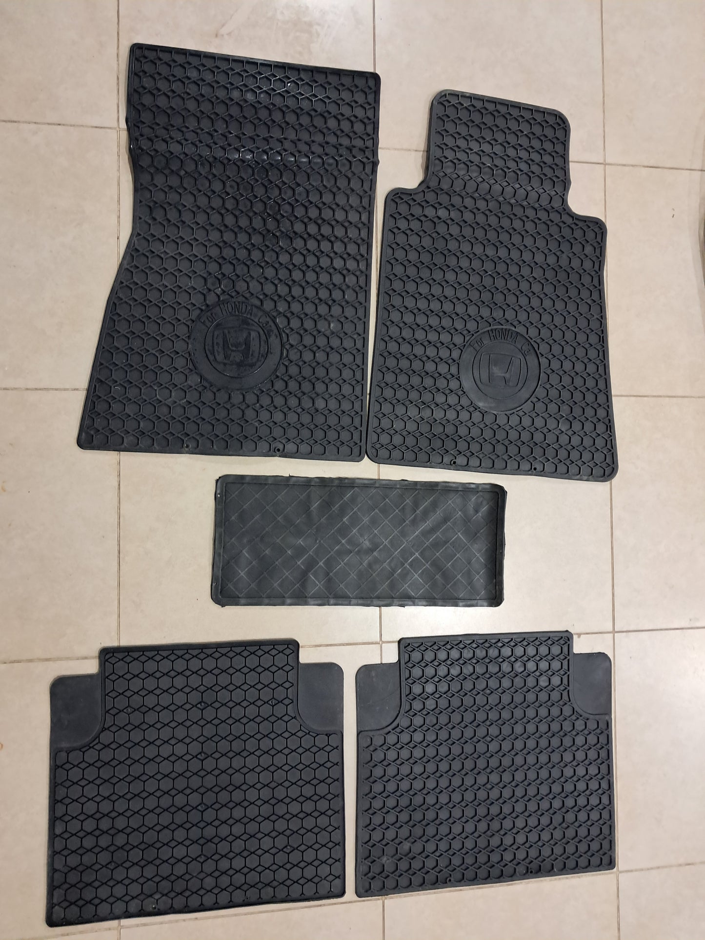 Honda HexaGrip Rubber Floor Mats – All-Season Protection 5PCS