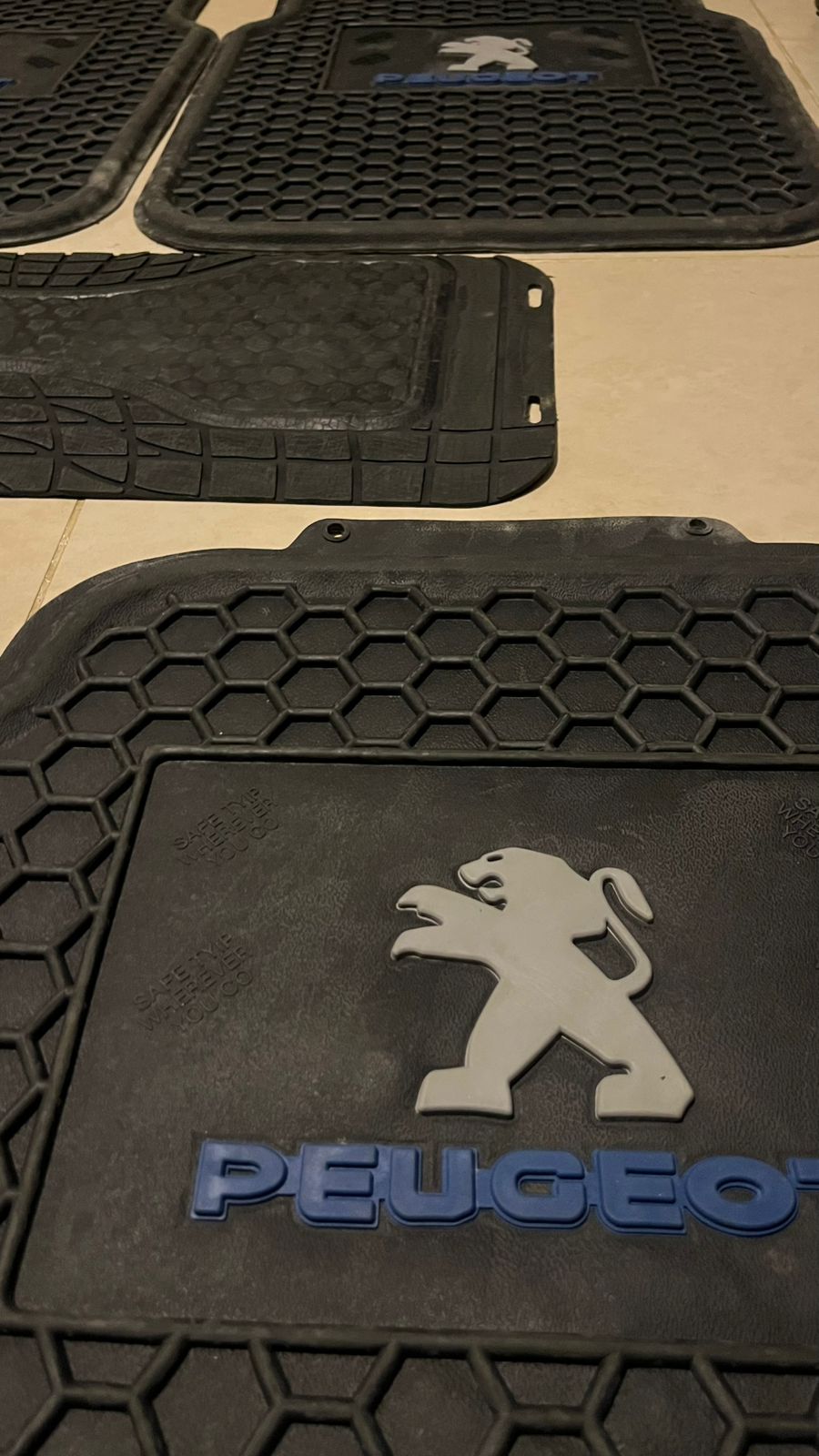 Peugeot Honeycomb Rubber Floor Mats – Heavy Duty Universal 5PCS Set