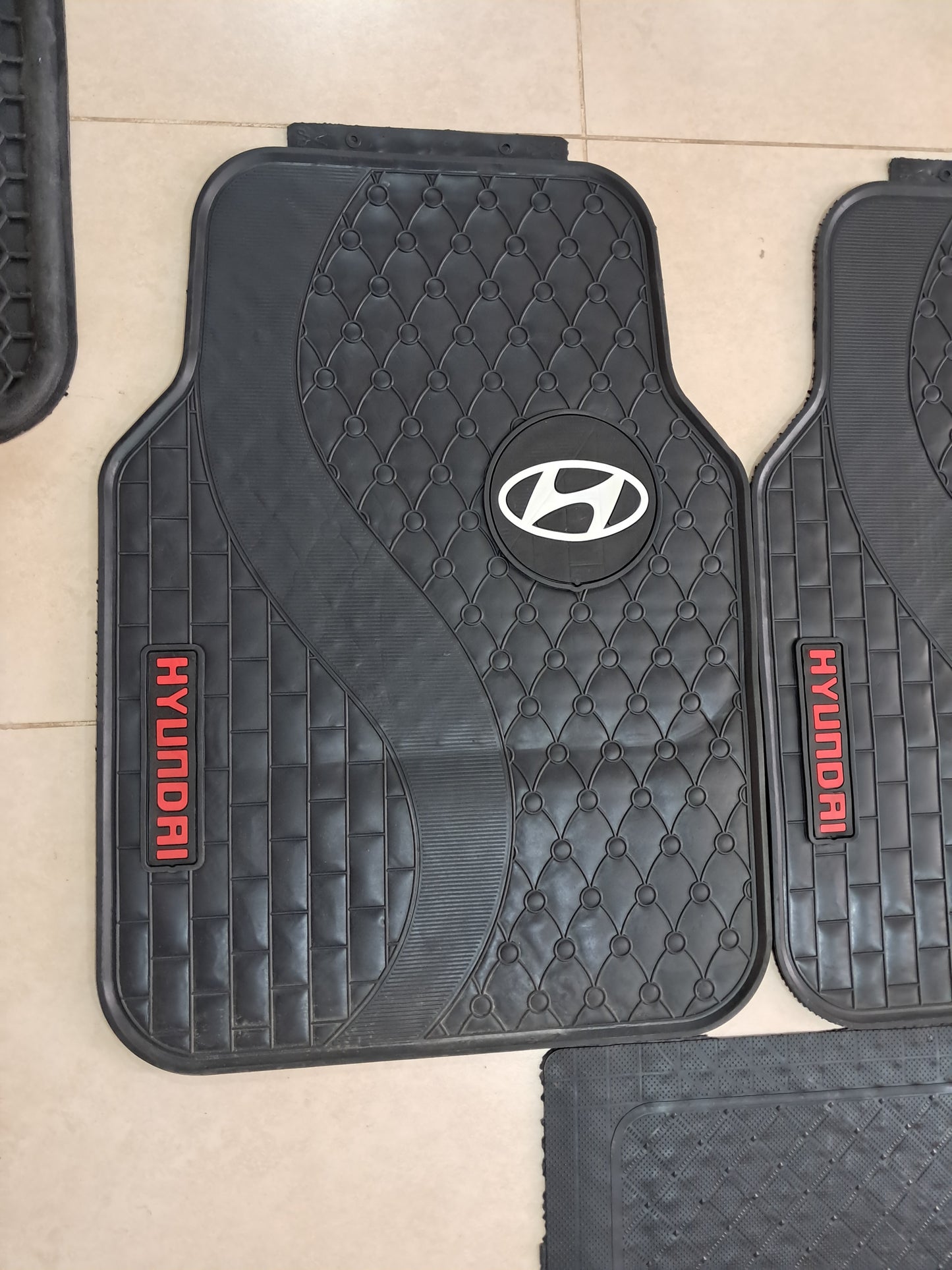 Hyundia 3D Luxury Rubber Floor Mats – Universal 5PCS Set
