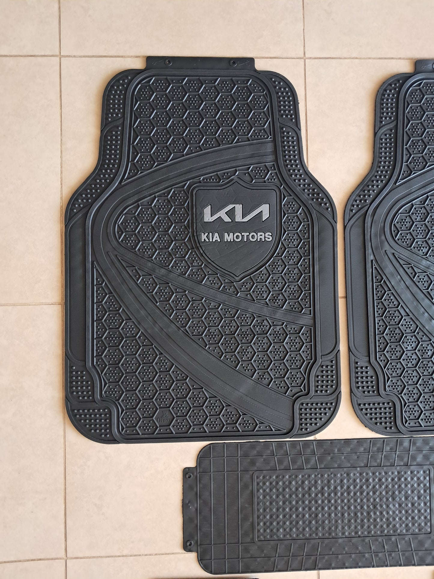 Kia Premium Shield Design All-Weather 5PCS Floor Mats Set – Universal Fit for All Vehicles
