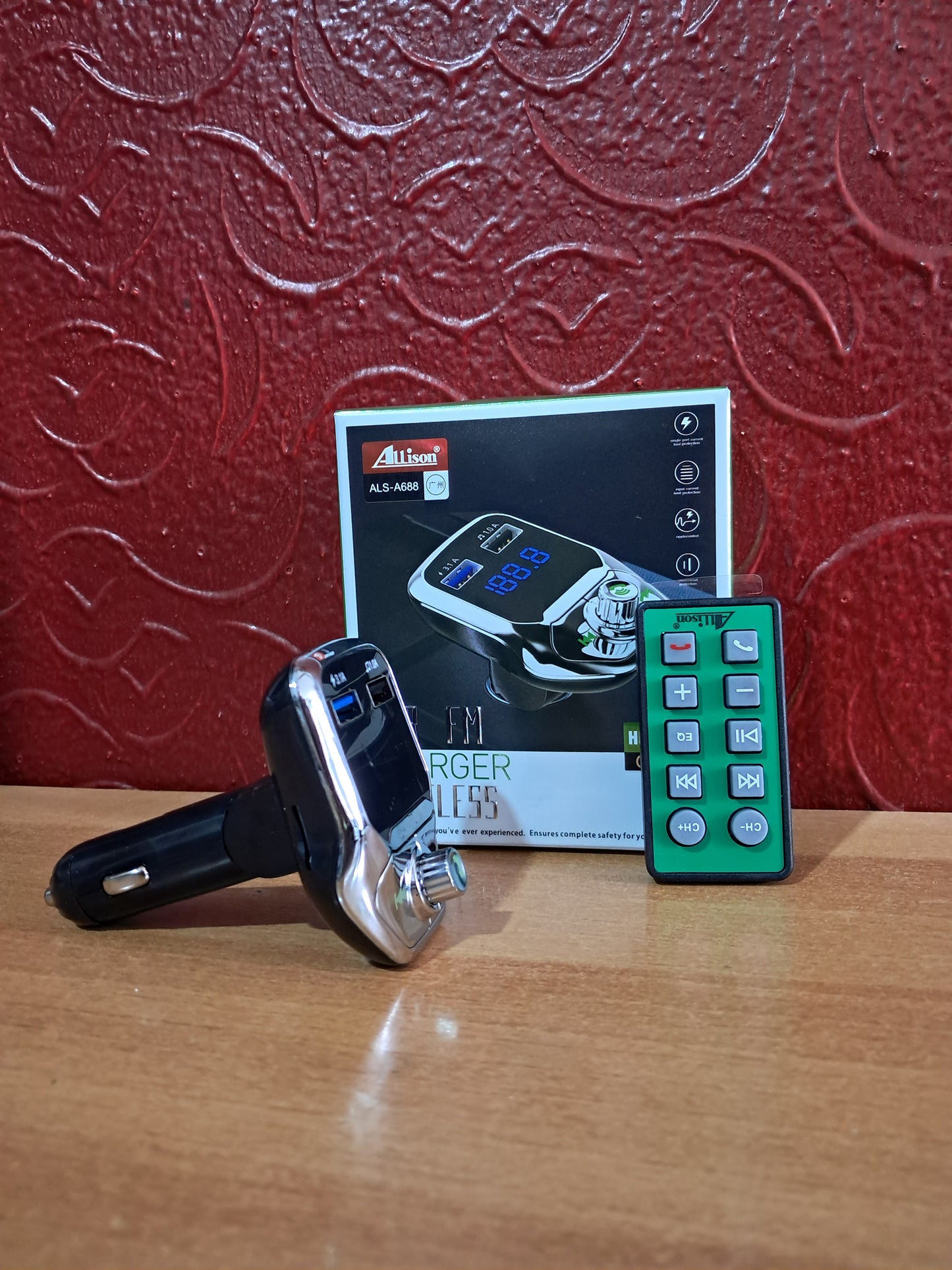 Allison ALS-A688 Wireless FM Transmitter Car Charger with Remote