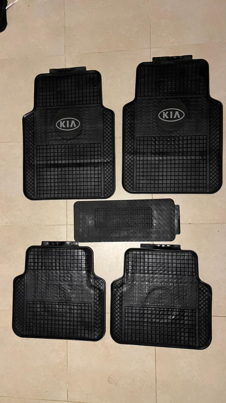 Kia Dynamic Rubber Floor Mats – All-Season Protection 5 Piece Set