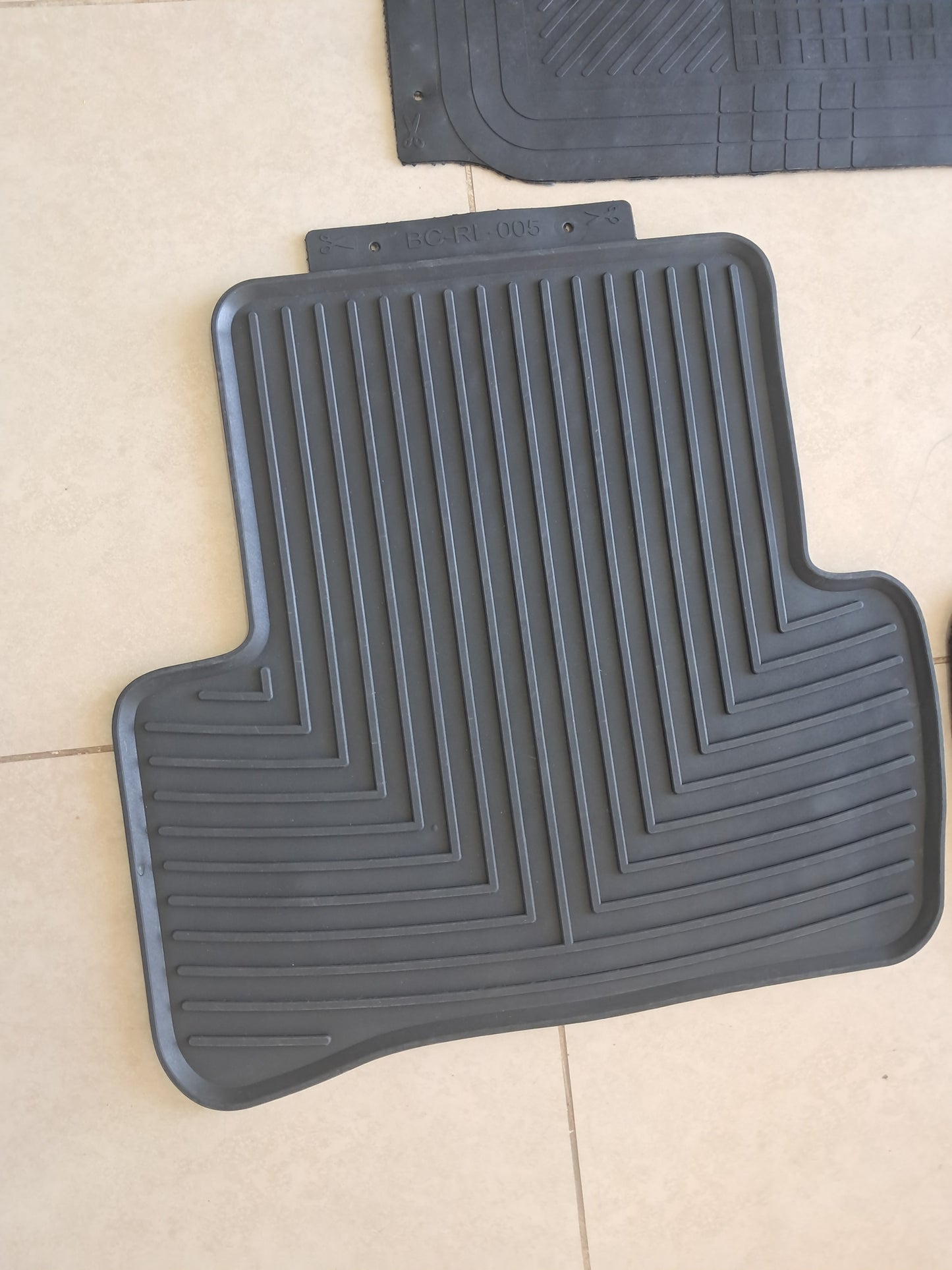 Mercedes C-Class W204 2007–2014 Rubber Floor Mats – Custom Fit Anti-Slip All-Weather (5 PCS)