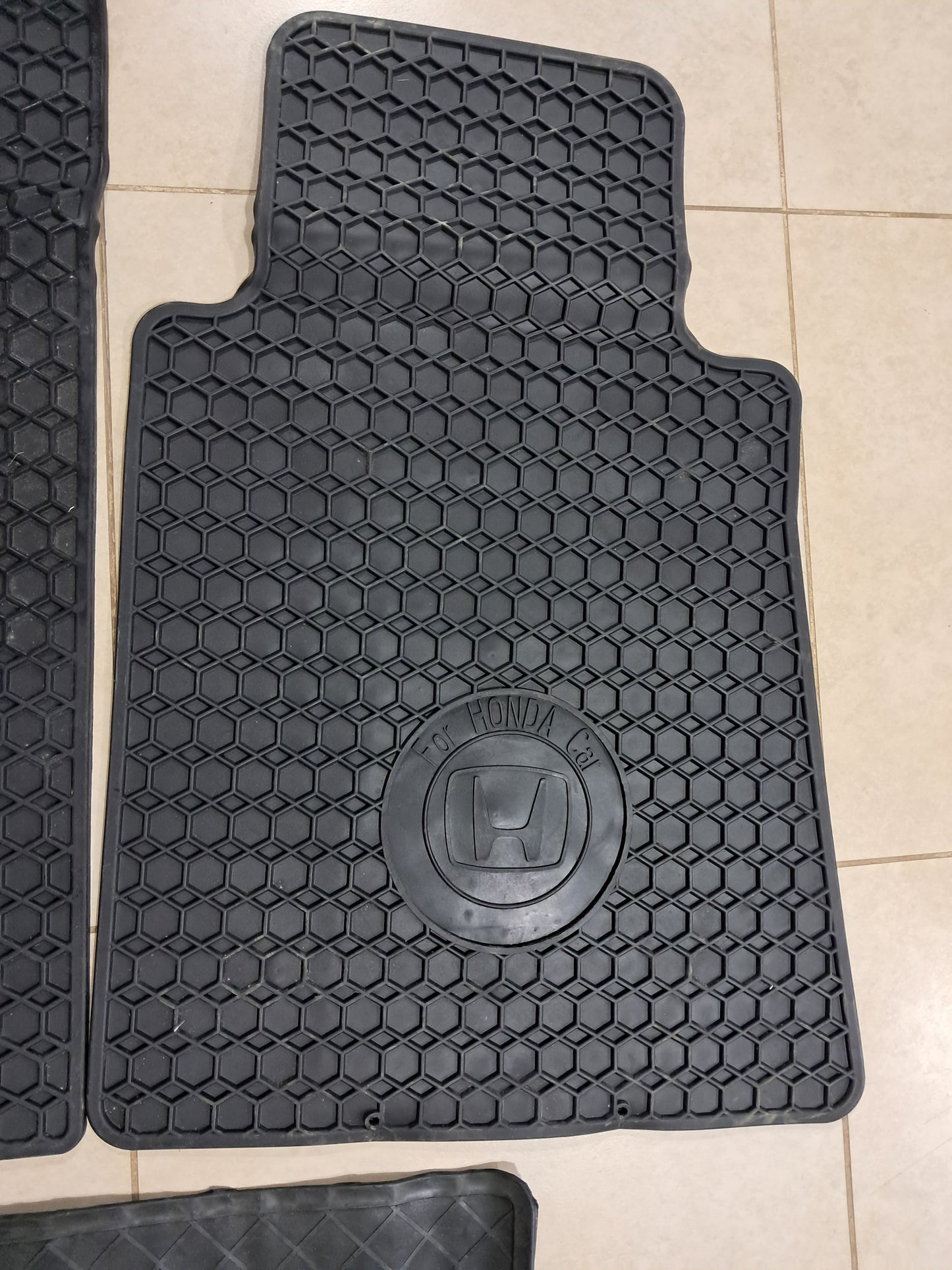 Honda HexaGrip Rubber Floor Mats – All-Season Protection 5PCS