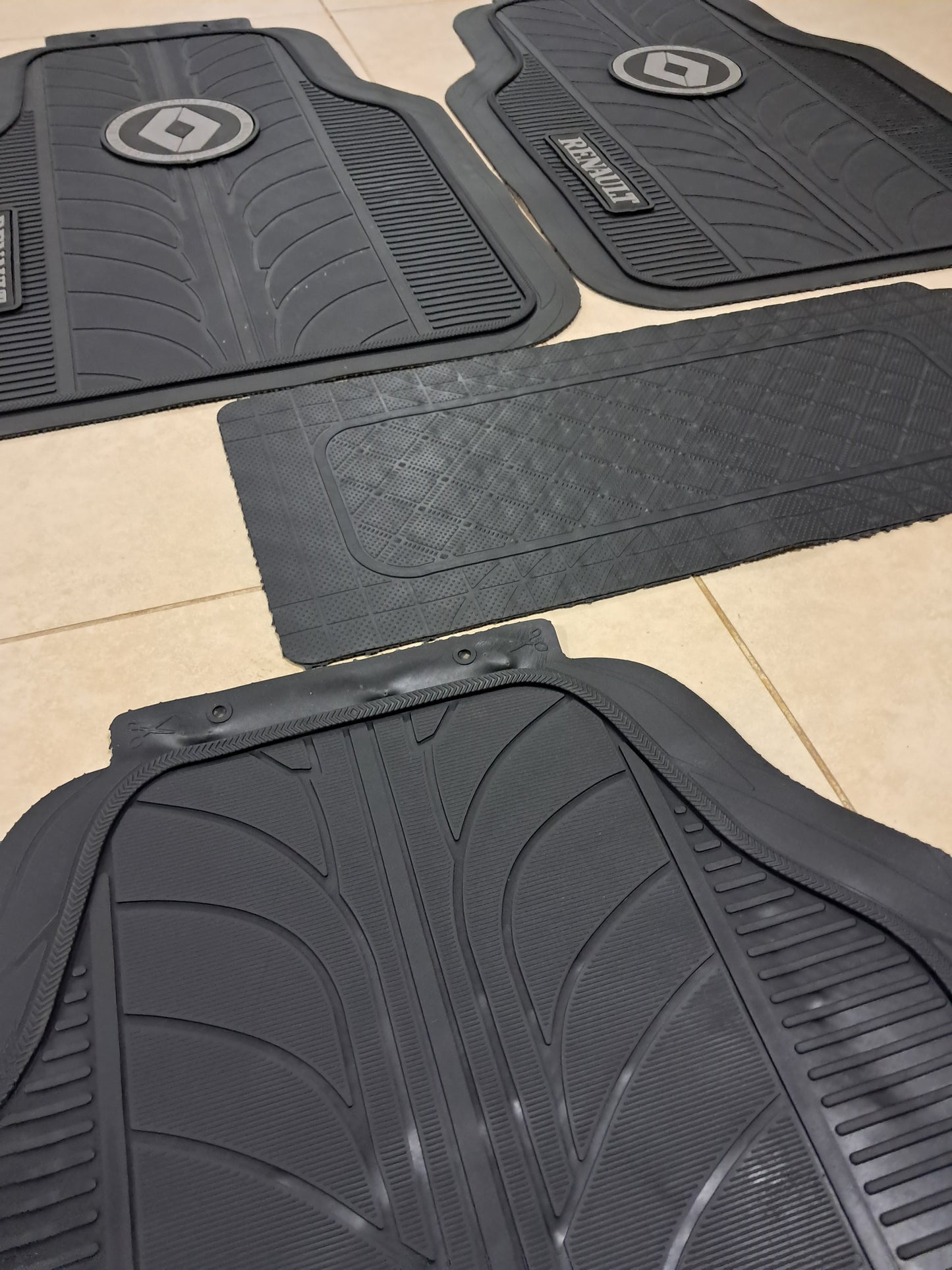 Renault Premium Line Rubber Mats – Waterproof Anti-Slip 5 Piece Set