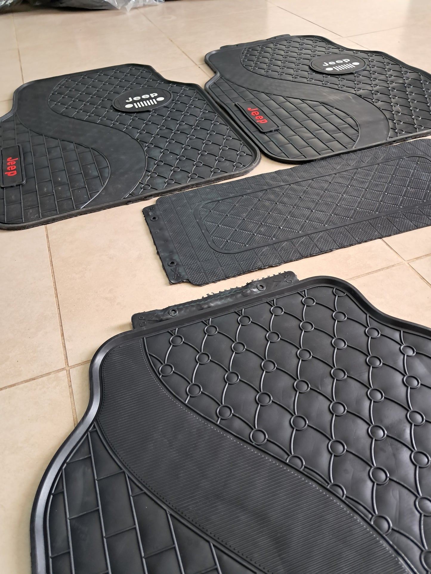 Jeep 3D Luxury Rubber Floor Mats – Universal 5PCS Set
