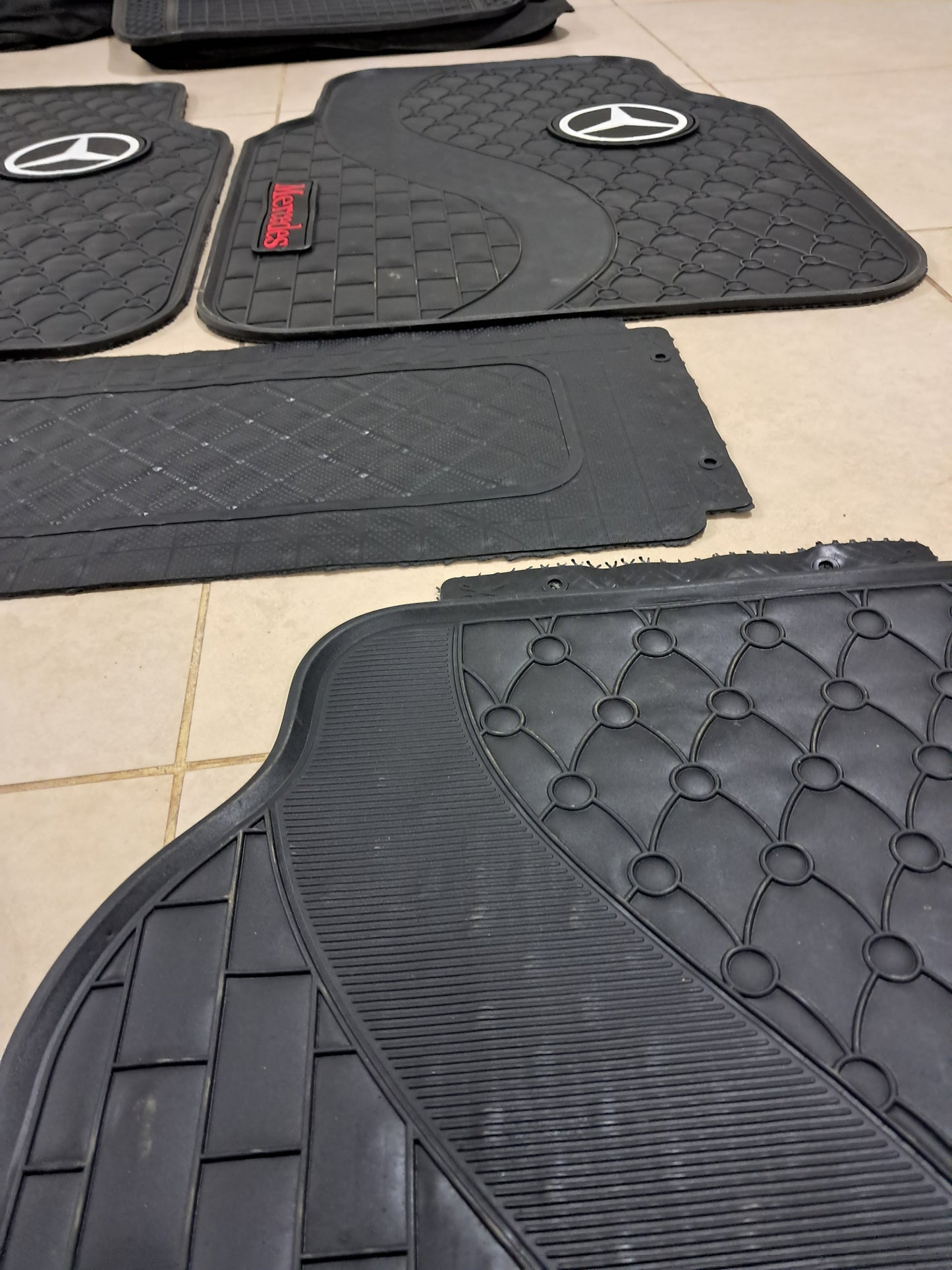Mercedes 3D Luxury Rubber Floor Mats – Universal 5PCS Set