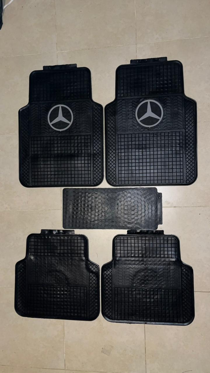 Mercedes Dynamic Rubber Floor Mats – All-Season Protection 5 Piece Set