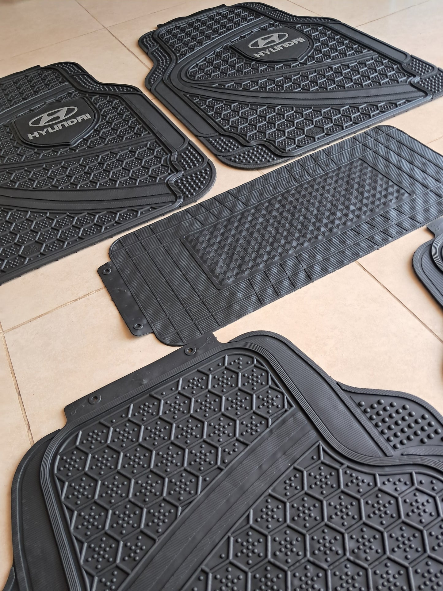 Hyundia Premium Shield Design All-Weather 5PCS Floor Mats Set – Universal Fit for All Vehicles