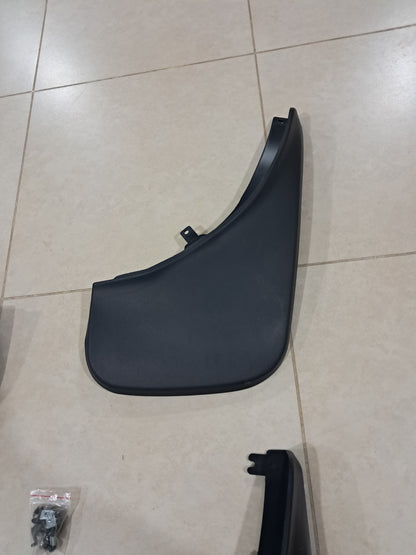 Range Rover Vogue 2005–2011 Original Mud Flaps Set (OEM Style) – Heavy Duty Protection