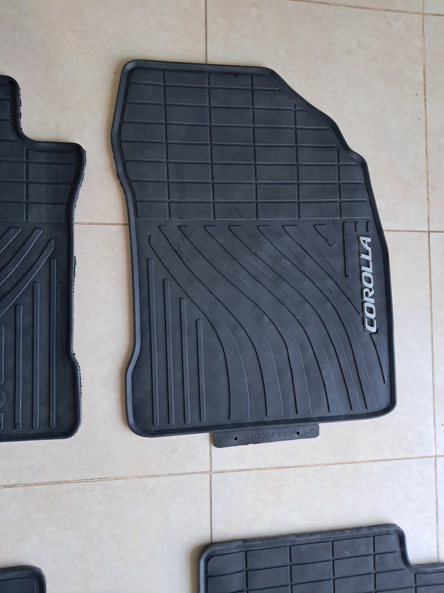 Toyota Corolla (2008–2013) Original Rubber Floor Mats Set – Full Set Heavy Duty