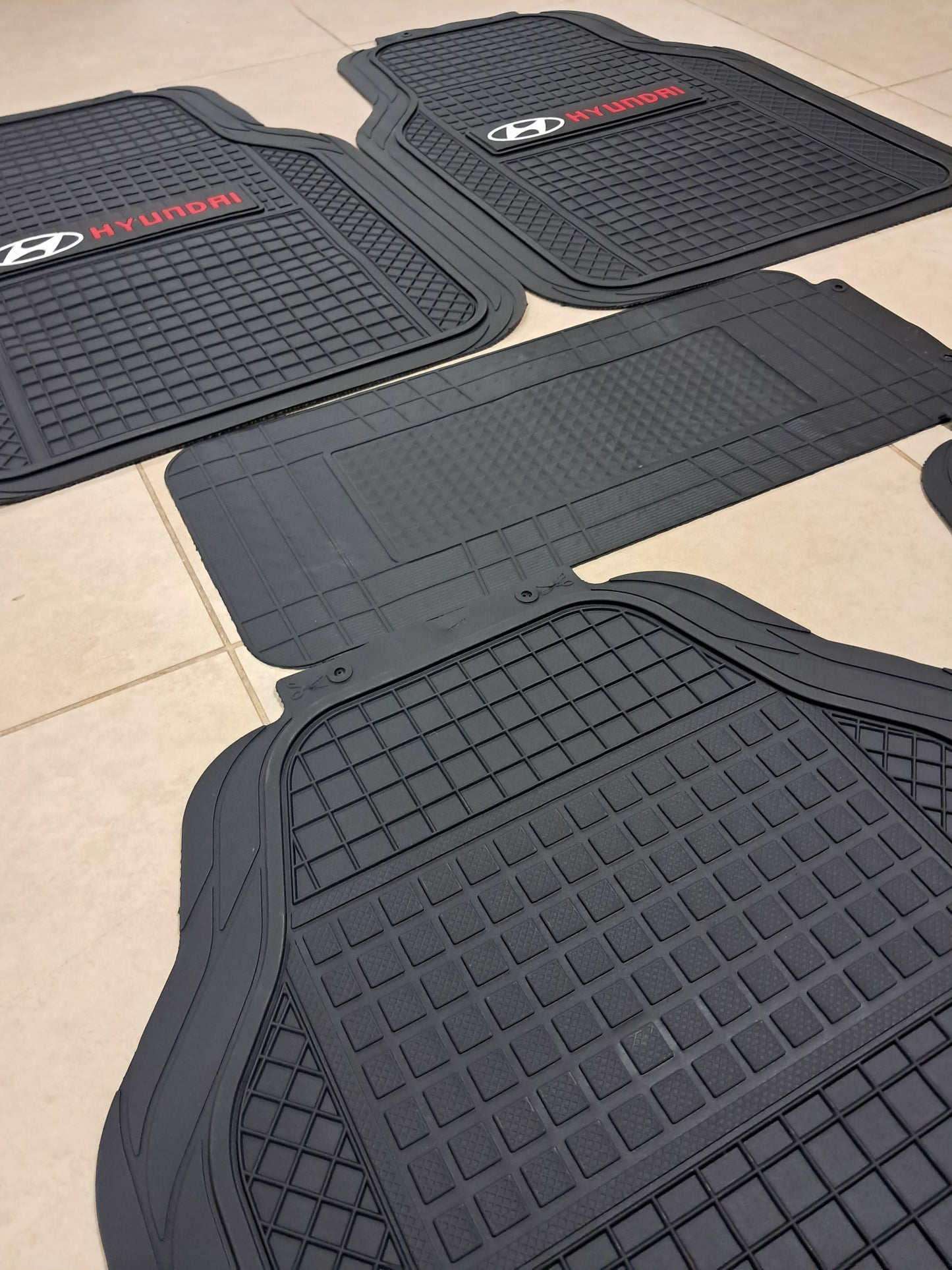 Hyundia SportLine Rubber Floor Mats – Anti-Slip All-Season 5 Piece Set