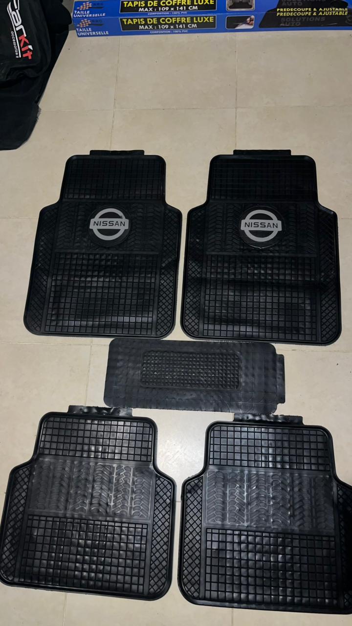 Nissan Dynamic Rubber Floor Mats – All-Season Protection 5 Piece Set