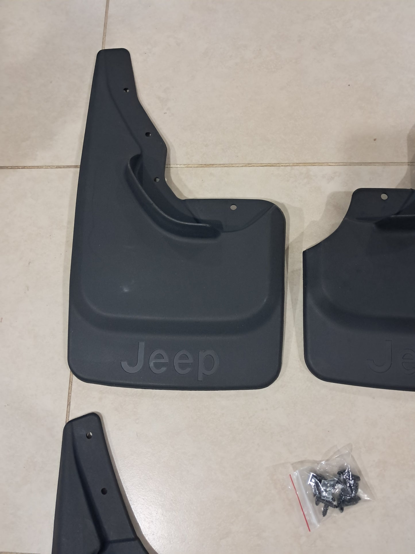 Jeep Grand Cherokee 1994–2004 Original Mud Flaps Set (OEM Style) with Jeep Logo – Full Protection