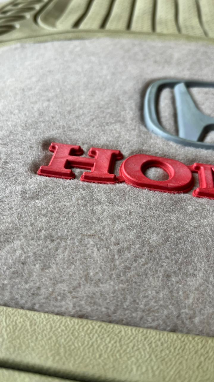 Honda Luxury Beige Carpet & Rubber Floor Mats – Universal 5 Piece Set