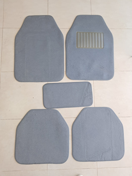 Premium Carpet Car Floor Mats – Soft Fabric Comfort Set (5 PCS)